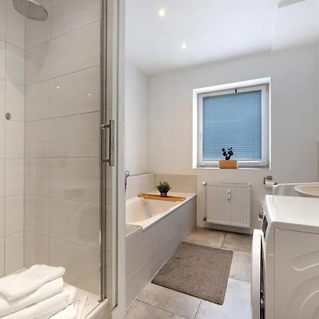 4 Zimmerwohnung In *